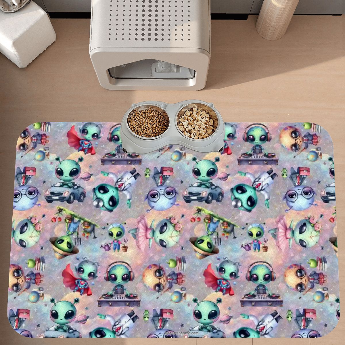 6 Alien Designs, Waterproof Pet Food Mat