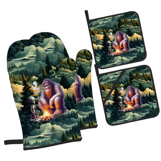 Bigfoot Sasquatch and Alien, Set of 4 Oven Mitts and Pot Holders